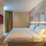 Zenith Hotel