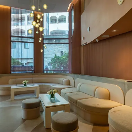 Zenith فندق 4*