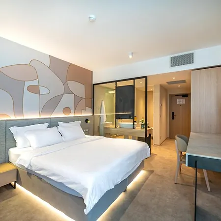 Zenith Hotel 4*